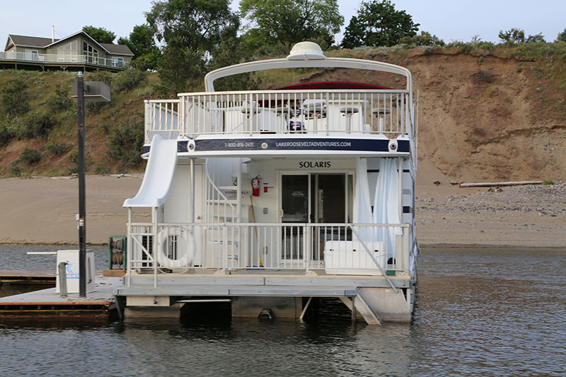Lake Roosevelt Houseboat
