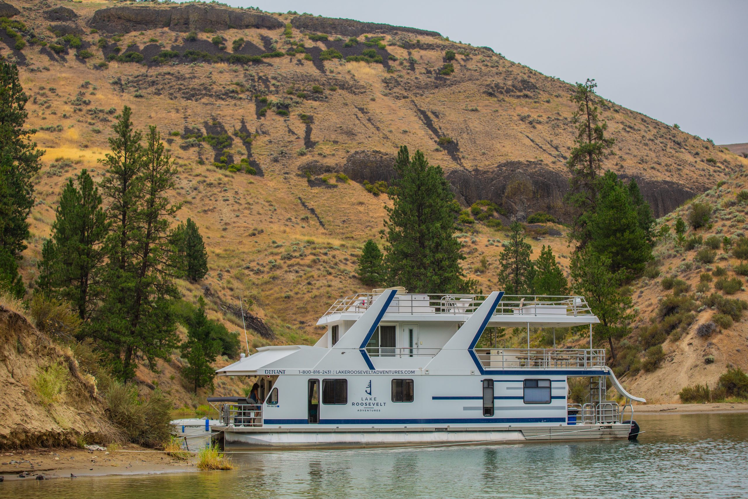 Constitution Class Houseboat