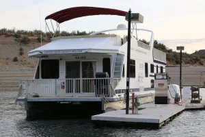 Staying on a Houseboat at Lake Roosevelt